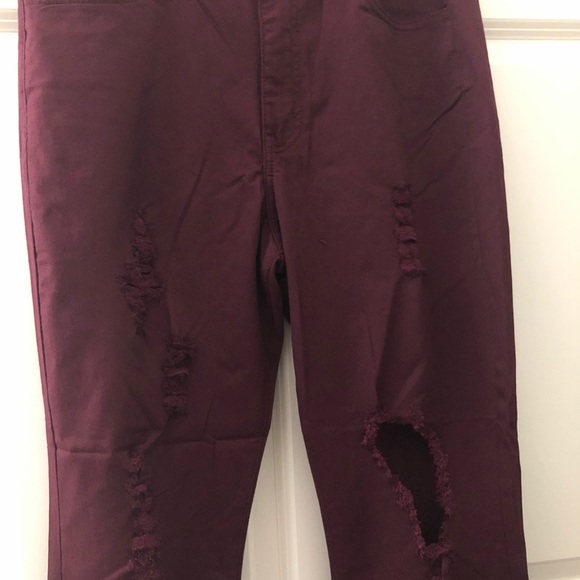 🆕 Fashion Nova Distressed Jeans - Picture 2 of 4